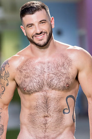 Ian Holms